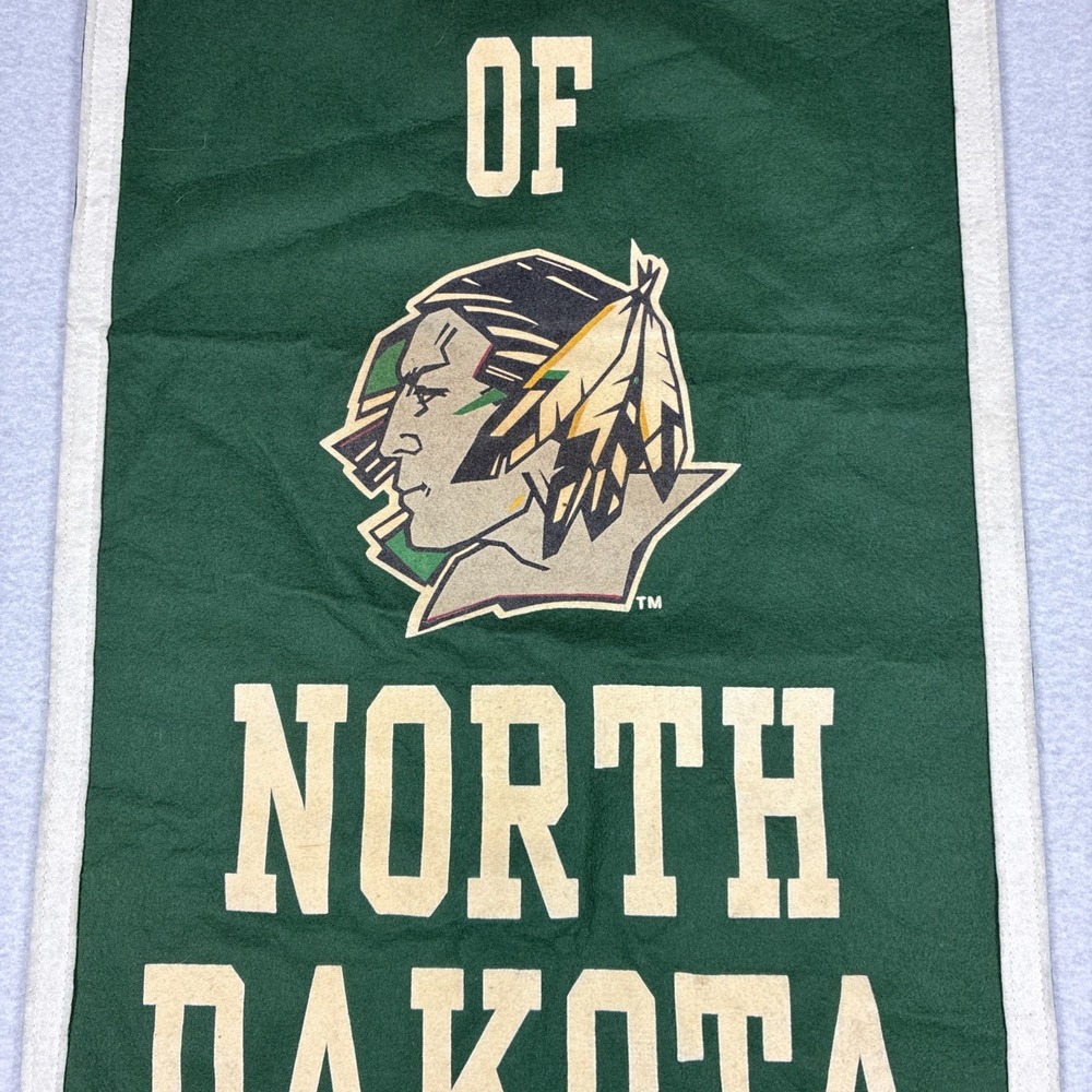 Collegiate Pacific University of North Dakota Fighting Sioux Felt Banner 18x34 - Picture 3 of 11